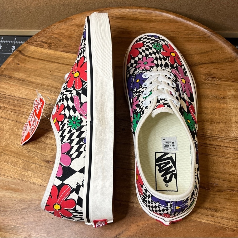 Vans classic
'floral checkerboard'
Brand new - Picture 2 of 7
